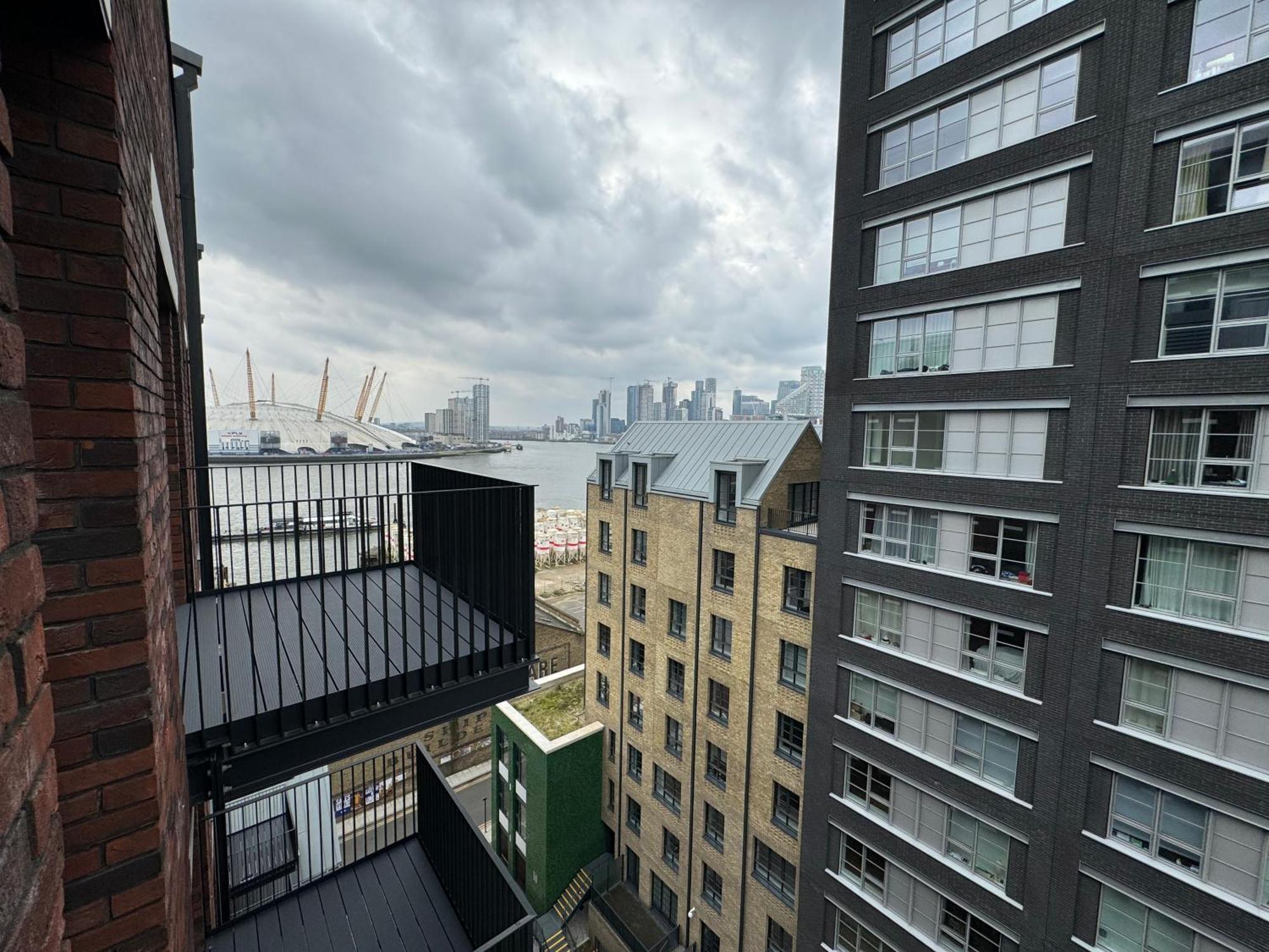 London Luxury Flat With Balcony, River View, O2 Arena, Excel, Canary Wharf, Station المظهر الخارجي الصورة