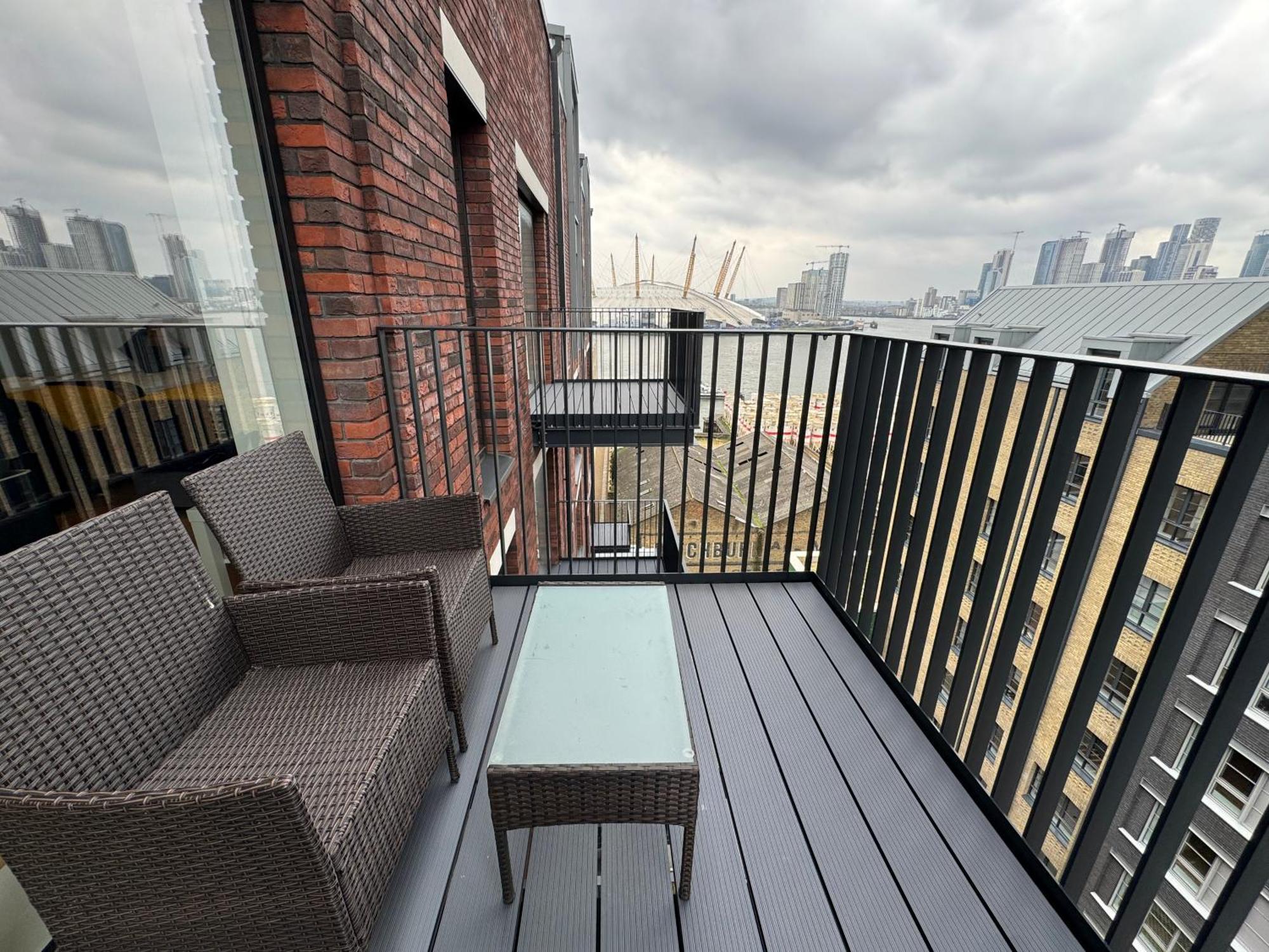London Luxury Flat With Balcony, River View, O2 Arena, Excel, Canary Wharf, Station المظهر الخارجي الصورة